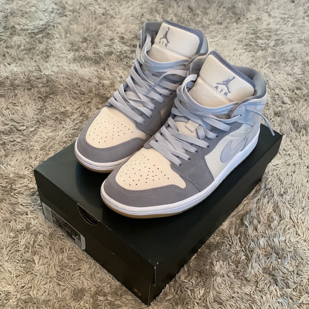 Air Jordan 1 mid coconut milk/blue